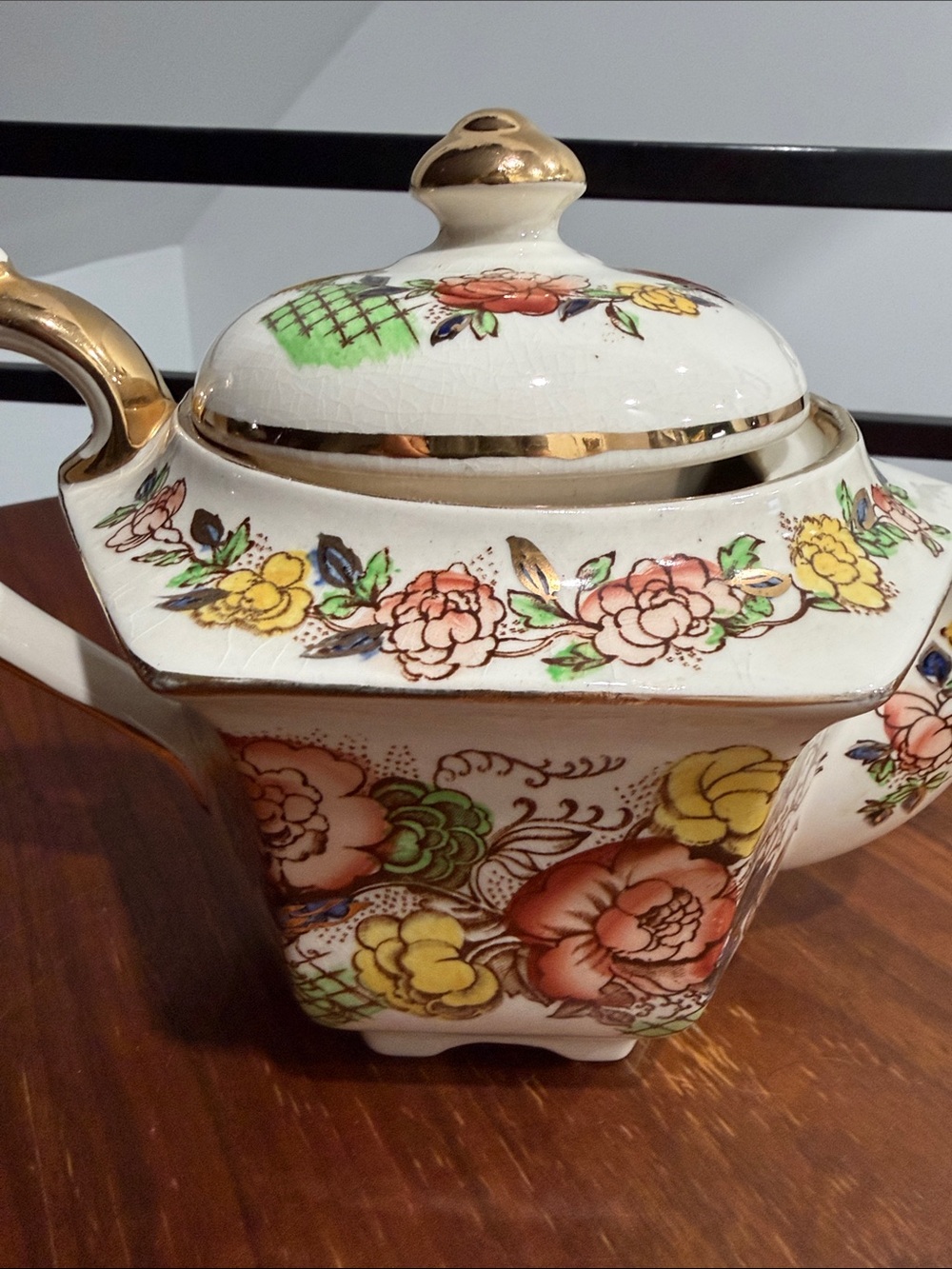 Vintage Sadler England Hexagonal "Rose Garden" Teapost - Picture 8 of 8